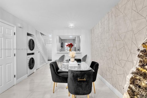 Townhouse in Lauderhill, Florida 2 bedrooms, 113.71 sq.m. № 1989815 - photo 26