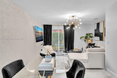 Townhouse in Lauderhill, Florida 2 bedrooms, 113.71 sq.m. № 1989815 - photo 25