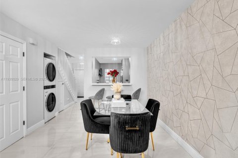 Townhouse in Lauderhill, Florida 2 bedrooms, 113.71 sq.m. № 1989815 - photo 23