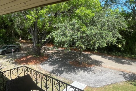 Condo in Coral Gables, Florida, 2 bedrooms  № 1880112 - photo 5