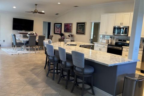 House in Vero Beach, Florida 4 bedrooms, 357.95 sq.m. № 1951417 - photo 8
