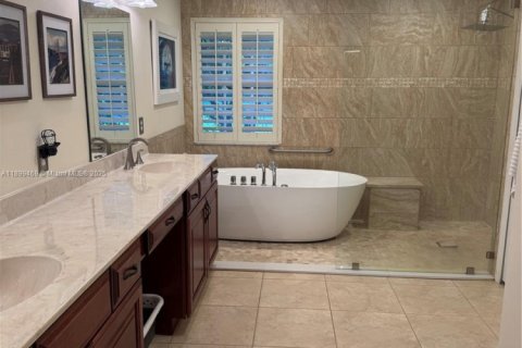 House in Vero Beach, Florida 4 bedrooms, 357.95 sq.m. № 1951417 - photo 13