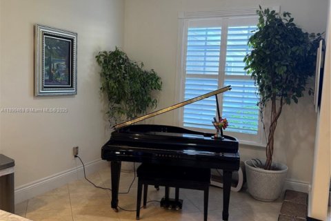 House in Vero Beach, Florida 4 bedrooms, 357.95 sq.m. № 1951417 - photo 11