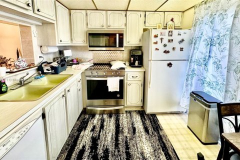 Condominio en venta en Hallandale Beach, Florida, 1 dormitorio, 78.69 m2 № 1774404 - foto 3