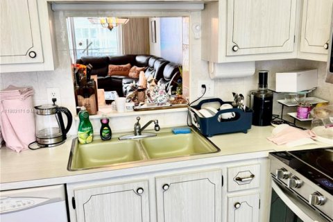 Condominio en venta en Hallandale Beach, Florida, 1 dormitorio, 78.69 m2 № 1774404 - foto 4