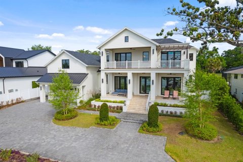 Casa en Maitland, Florida 4 dormitorios, 496.75 m2 № 2111740