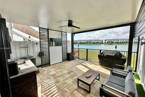 Adosado en Miami, Florida 3 dormitorios, 123.37 m2 № 1997667