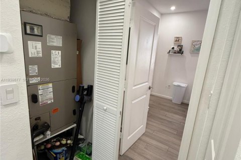 Adosado en venta en Miami, Florida, 3 dormitorios, 123.37 m2 № 1997667 - foto 11