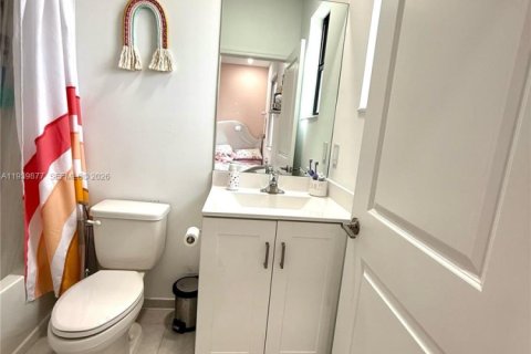 Adosado en venta en Miami, Florida, 3 dormitorios, 123.37 m2 № 1997667 - foto 29
