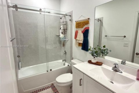 Adosado en venta en Miami, Florida, 3 dormitorios, 123.37 m2 № 1997667 - foto 15