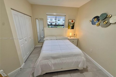 Adosado en venta en Miami, Florida, 3 dormitorios, 123.37 m2 № 1997667 - foto 27