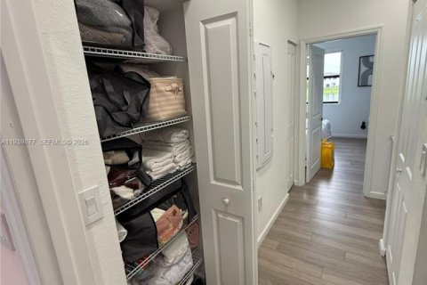 Adosado en venta en Miami, Florida, 3 dormitorios, 123.37 m2 № 1997667 - foto 18