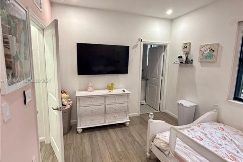 Adosado en venta en Miami, Florida, 3 dormitorios, 123.37 m2 № 1997667 - foto 12