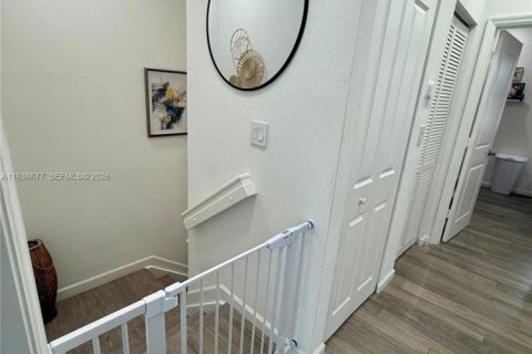 Adosado en venta en Miami, Florida, 3 dormitorios, 123.37 m2 № 1997667 - foto 19