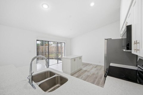 Купить виллу или дом в Делрей-Бич, Флорида 4 комнаты, 165.55м2, № 2085917 - фото 10