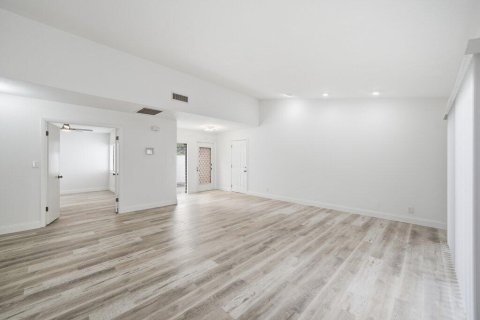 Купить виллу или дом в Делрей-Бич, Флорида 4 комнаты, 165.55м2, № 2085917 - фото 21