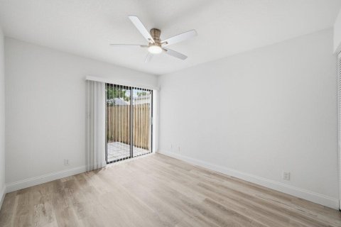 Купить виллу или дом в Делрей-Бич, Флорида 4 комнаты, 165.55м2, № 2085917 - фото 16