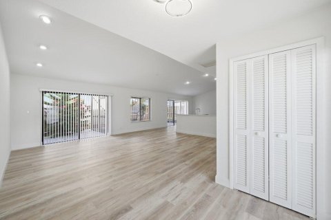 Купить виллу или дом в Делрей-Бич, Флорида 4 комнаты, 165.55м2, № 2085917 - фото 14