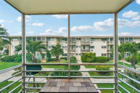 Condo in Miami, Florida, 1 bedroom  № 1710628 - photo 26