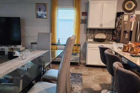 Villa ou maison à vendre à Vero Beach, Floride: 4 chambres, 179.67 m2 № 1755870 - photo 6