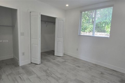 Снять в аренду виллу или дом в Майами, Флорида 5 спален, 229.47м2, № 1953043 - фото 14