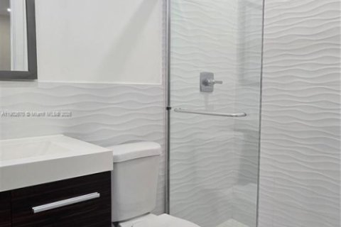 Снять в аренду виллу или дом в Майами, Флорида 5 спален, 229.47м2, № 1953043 - фото 16