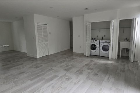 Снять в аренду виллу или дом в Майами, Флорида 5 спален, 229.47м2, № 1953043 - фото 23