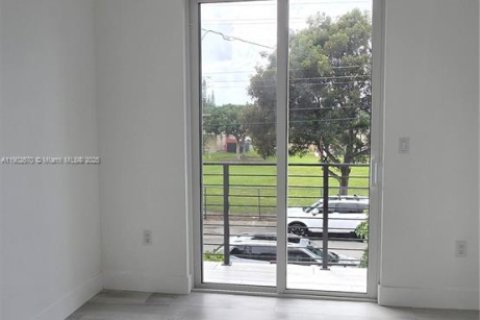 Снять в аренду виллу или дом в Майами, Флорида 5 спален, 229.47м2, № 1953043 - фото 27