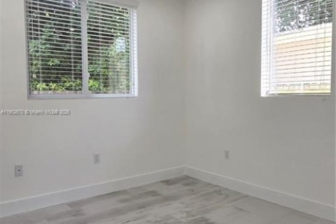 Снять в аренду виллу или дом в Майами, Флорида 5 спален, 229.47м2, № 1953043 - фото 11