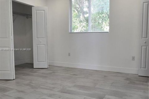 Снять в аренду виллу или дом в Майами, Флорида 5 спален, 229.47м2, № 1953043 - фото 17