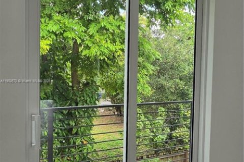 Снять в аренду виллу или дом в Майами, Флорида 5 спален, 229.47м2, № 1953043 - фото 22