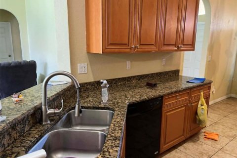 House in Kissimmee, Florida 3 bedrooms, 166.67 sq.m. № 2195391 - photo 6