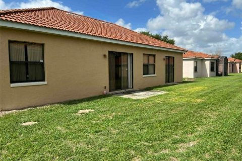 House in Kissimmee, Florida 3 bedrooms, 166.67 sq.m. № 2195391 - photo 18