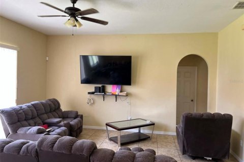 House in Kissimmee, Florida 3 bedrooms, 166.67 sq.m. № 2195391 - photo 8