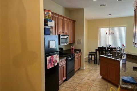 House in Kissimmee, Florida 3 bedrooms, 166.67 sq.m. № 2195391 - photo 5