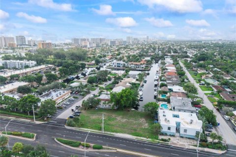 Commercial property in Pompano Beach, Florida № 2083676 - photo 12