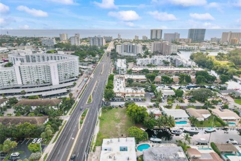 Commercial property in Pompano Beach, Florida № 2083676 - photo 15