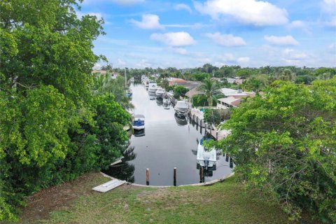Commercial property in Pompano Beach, Florida № 2083676 - photo 6