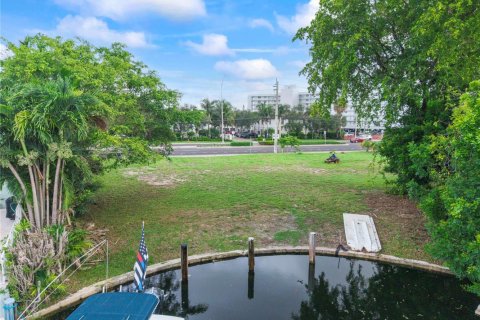 Commercial property in Pompano Beach, Florida № 2083676 - photo 8