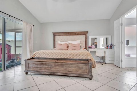 House in Lakeland, Florida 3 bedrooms, 172.89 sq.m. № 2121461 - photo 13