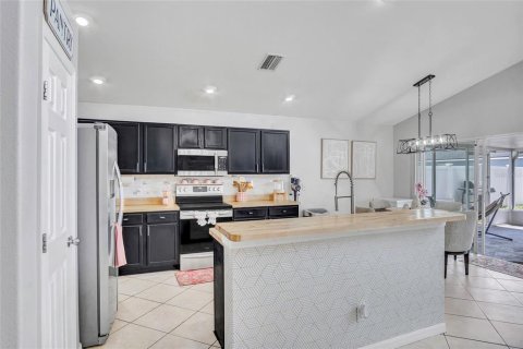 House in Lakeland, Florida 3 bedrooms, 172.89 sq.m. № 2121461 - photo 6