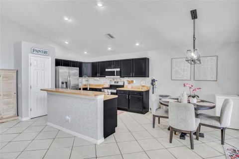 House in Lakeland, Florida 3 bedrooms, 172.89 sq.m. № 2121461 - photo 7