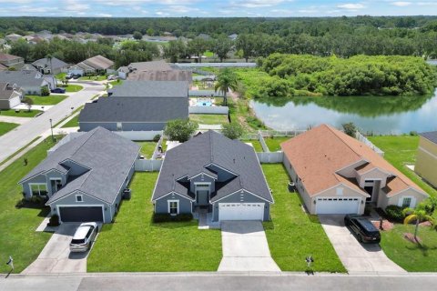 House in Lakeland, Florida 3 bedrooms, 172.89 sq.m. № 2121461 - photo 2