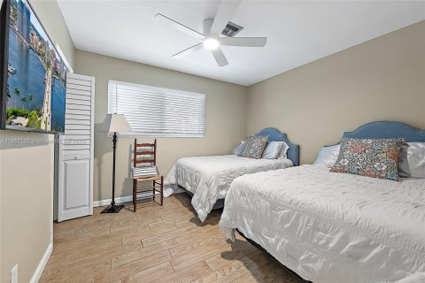 House in Tequesta, Florida 3 bedrooms, 125.42 sq.m. № 1943600 - photo 13