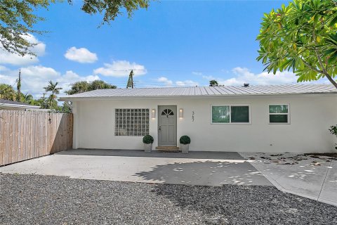 House in Tequesta, Florida 3 bedrooms, 125.42 sq.m. № 1943600 - photo 3