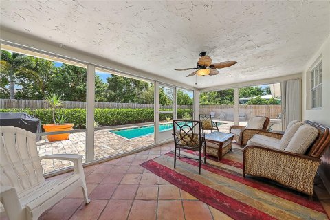 House in Tequesta, Florida 3 bedrooms, 125.42 sq.m. № 1943600 - photo 2