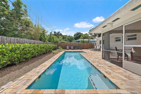 House in Tequesta, Florida 3 bedrooms, 125.42 sq.m. № 1943600 - photo 5
