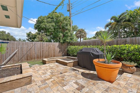 House in Tequesta, Florida 3 bedrooms, 125.42 sq.m. № 1943600 - photo 16