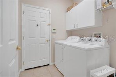 House in Clermont, Florida 4 bedrooms, 221.76 sq.m. № 1626667 - photo 8