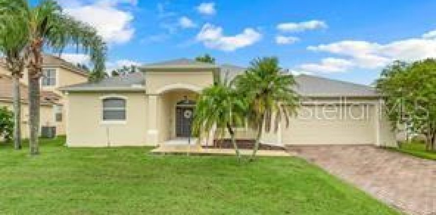House in Clermont, Florida 4 bedrooms, 221.76 sq.m. № 1626667